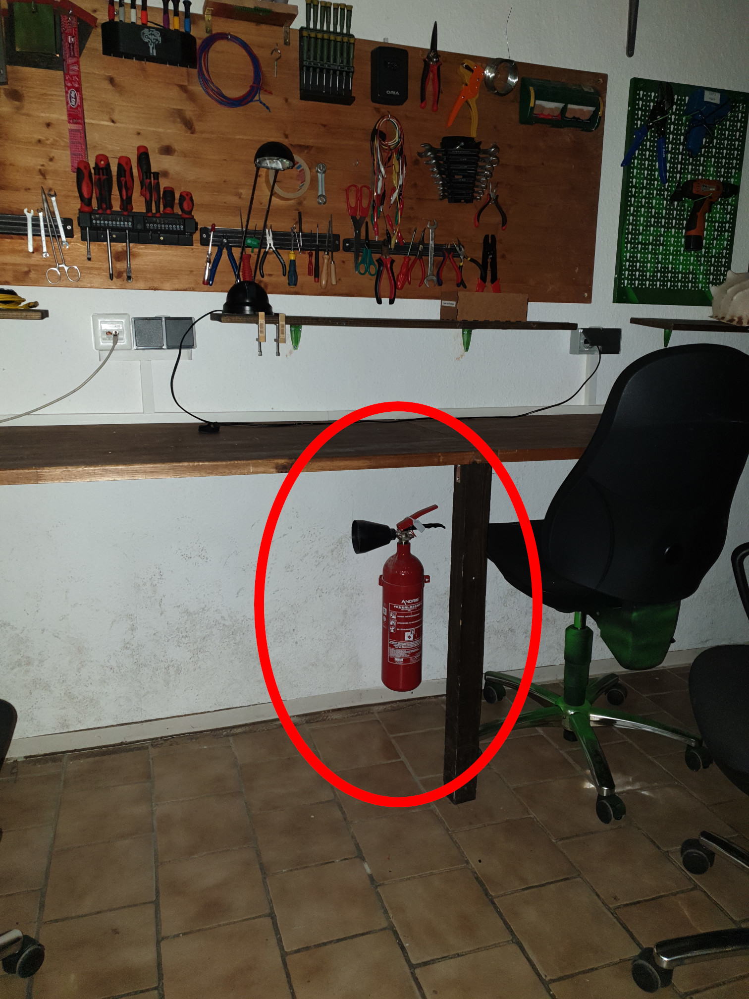 fire-extinguisher_workbench.jpg