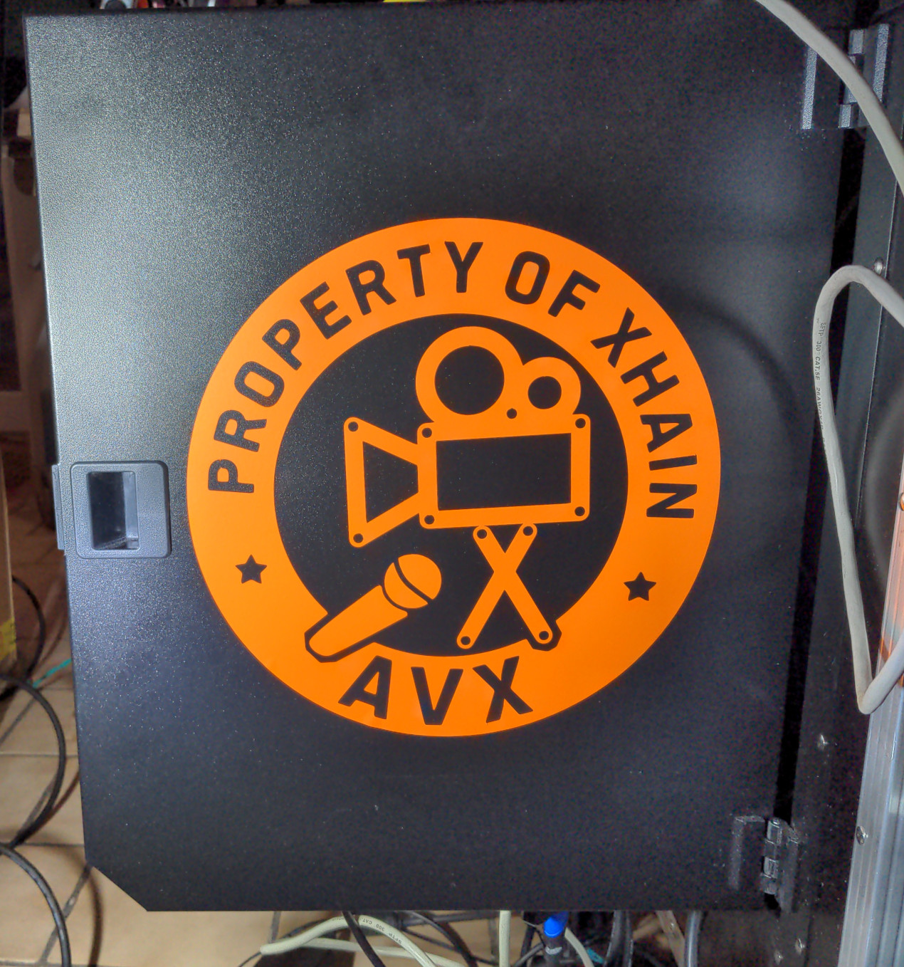 avx-logo.jpg